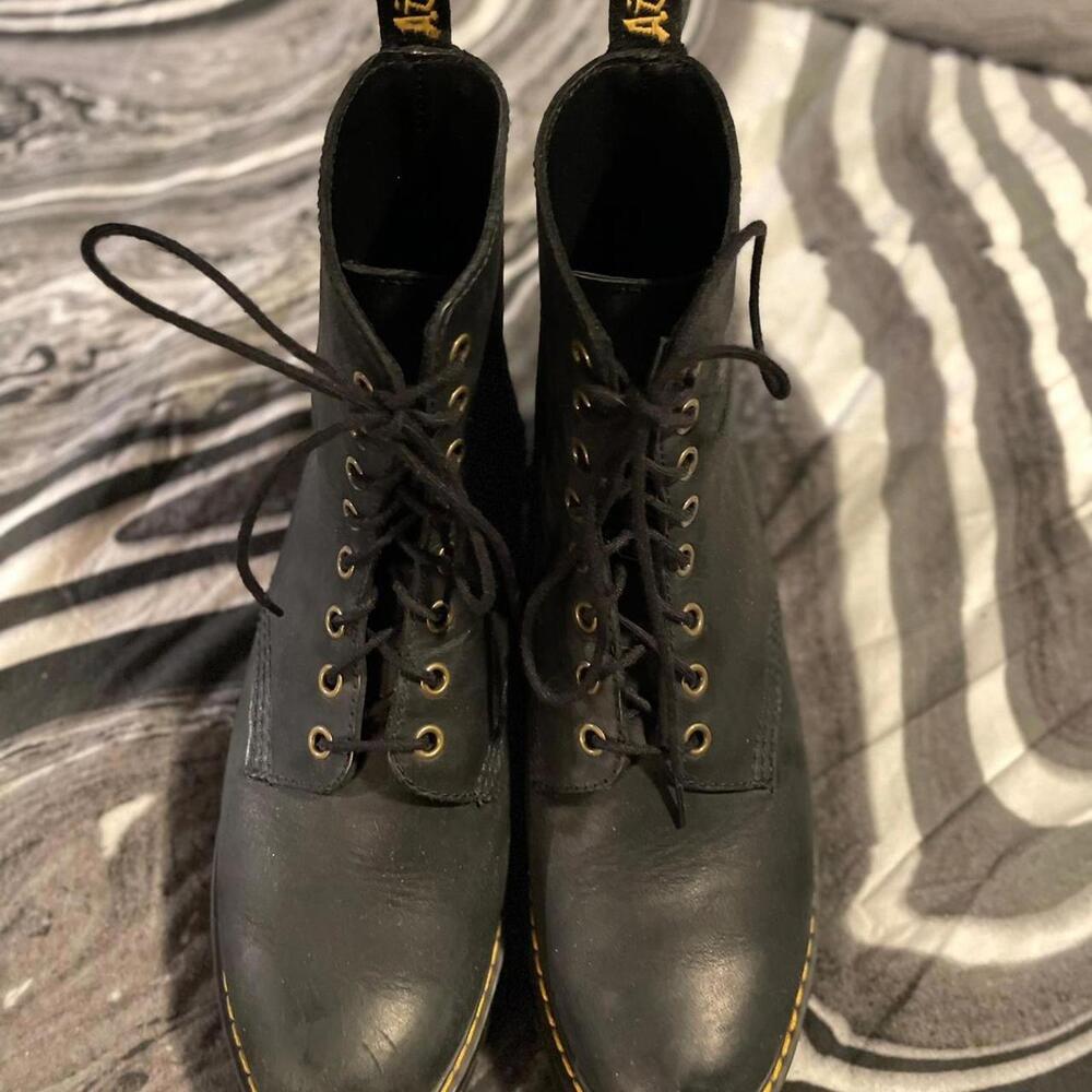 Black leather Dr. Martens Shriver‎ Hi women’s leather heeled boot. - Picture 4 of 6